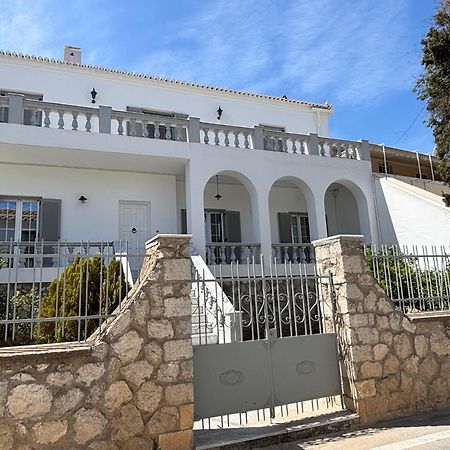 The Elegant Summer House Spétses Екстериор снимка